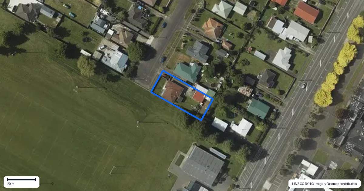 Property context map for 2 Bowen Street, Levin