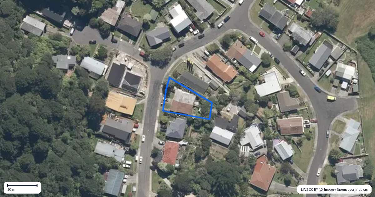 Property context map for 39B Kowhai Street, Wainuiomata, Lower Hutt