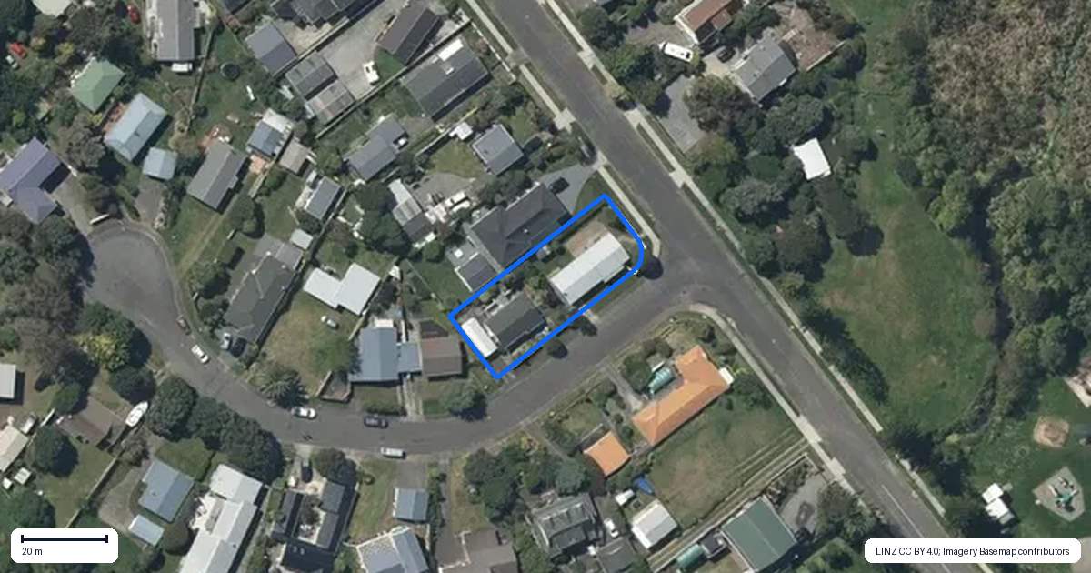 Property context map for 1 Victor Grove, Waikanae Beach, Waikanae