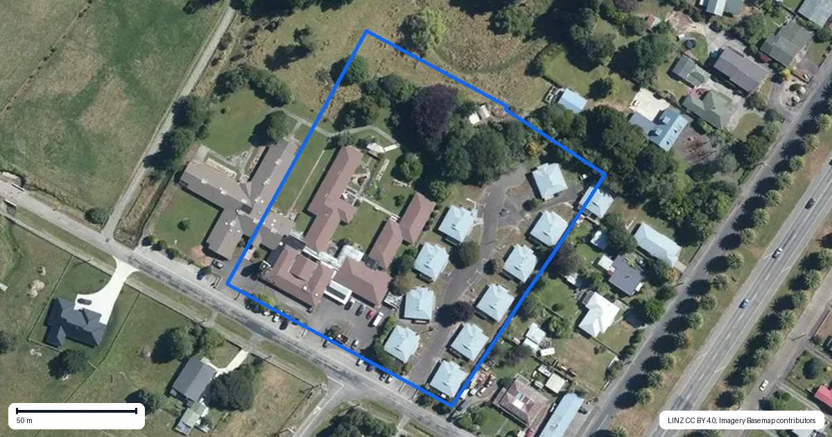 Property context map for 2 Hughes Court, Pahiatua