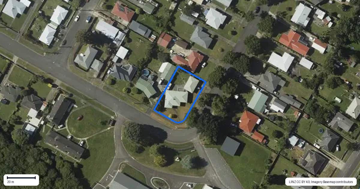 Property context map for 18 Matai Street, Levin