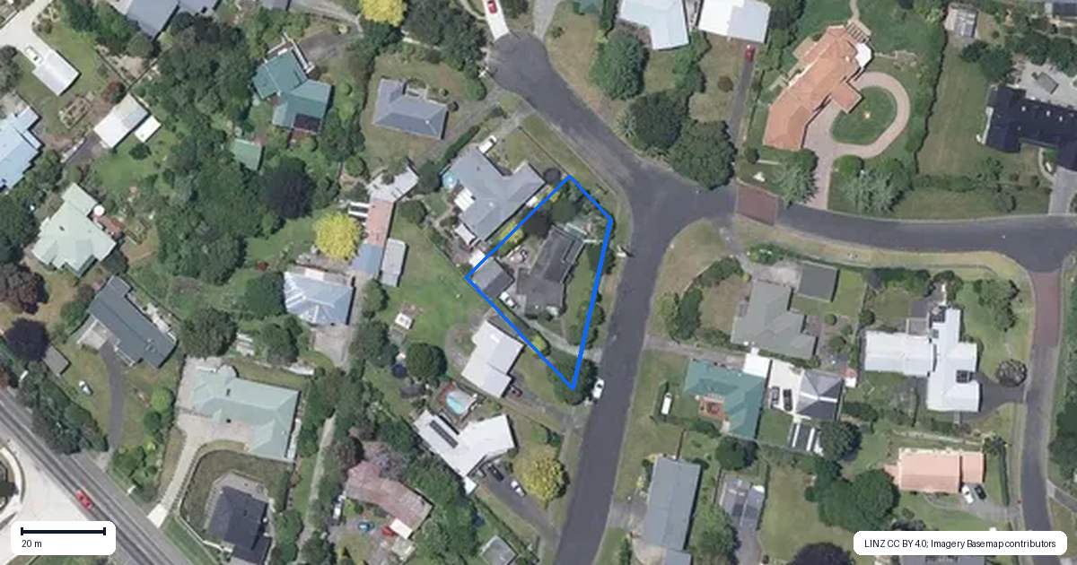 Property context map for 5 Eaton Crescent, Otamatea, Whanganui