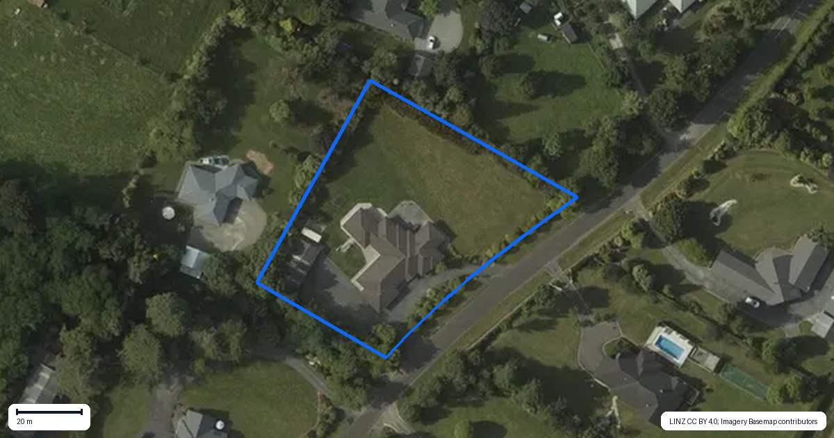 Property context map for 20 Redwood Grove, Levin