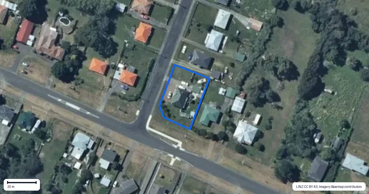 Property context map for 2 Huntly Street, Foxton