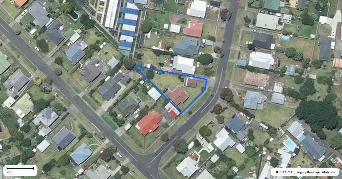Property context map for 16 Central Avenue, Gonville, Whanganui