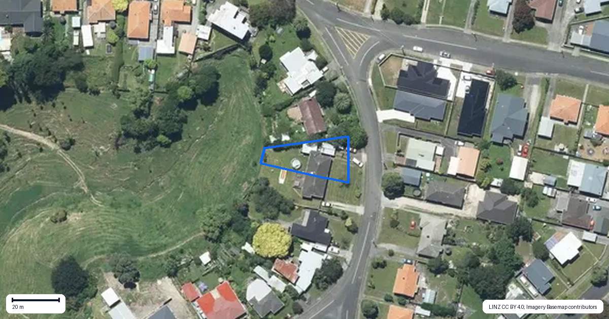 Property context map for 4 Hutchison Crescent, Durie Hill, Whanganui