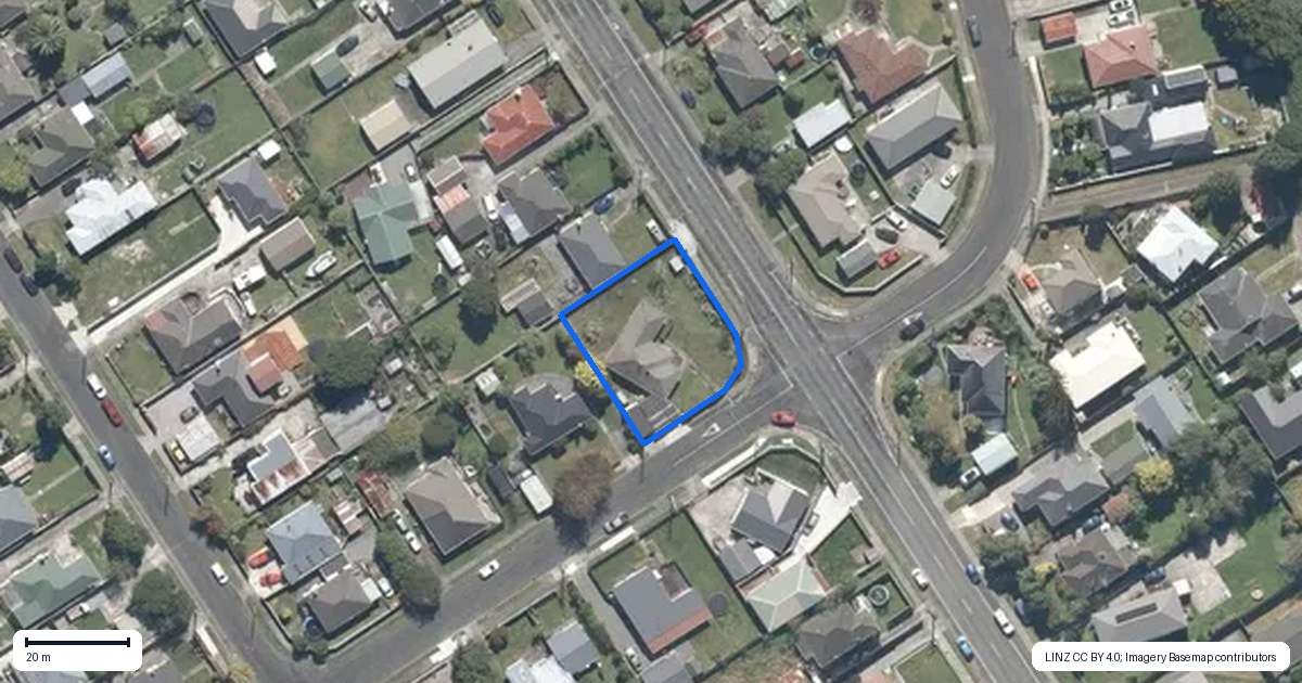 Property context map for 2 Short Street, Wainuiomata, Lower Hutt