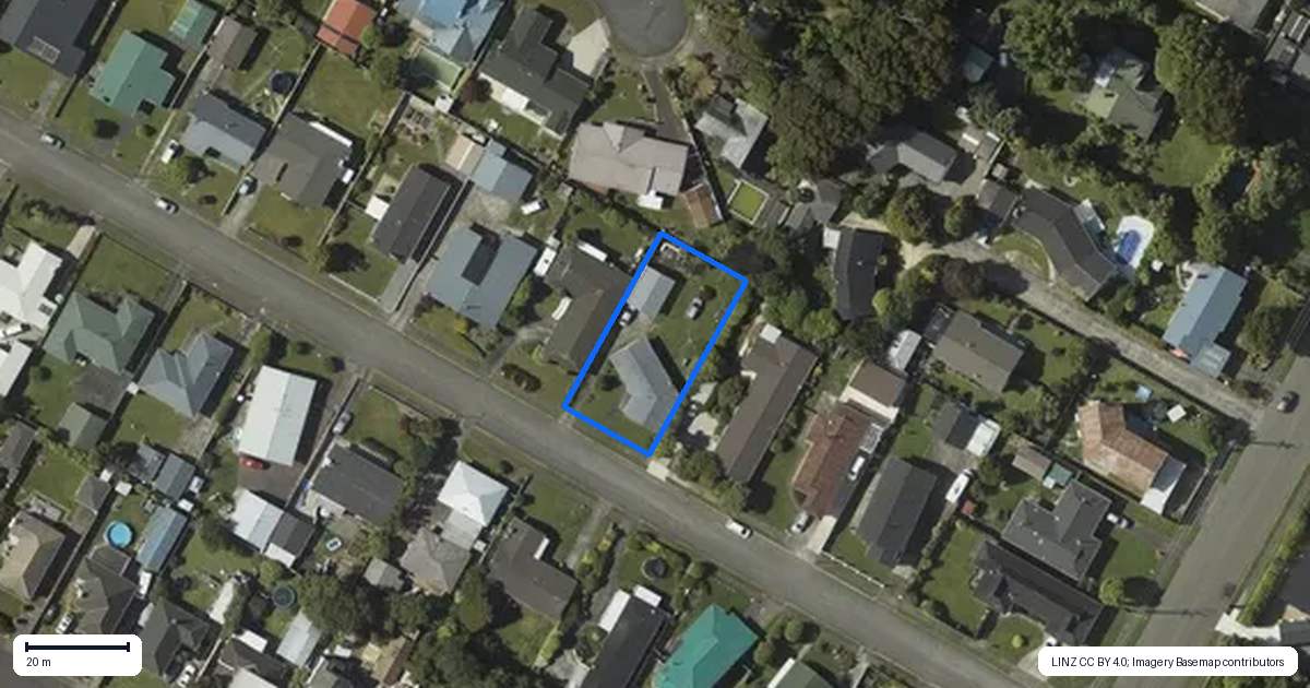 Property context map for 33 Marlborough Street, Levin