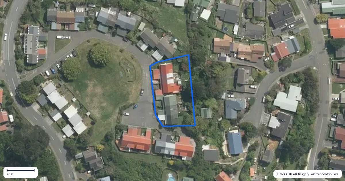 Property context map for 19 Hollydale Grove, Churton Park, Wellington