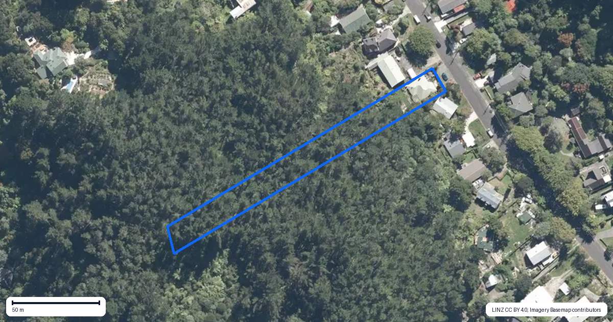 Property context map for 20 Elmslie Road, Pinehaven, Upper Hutt