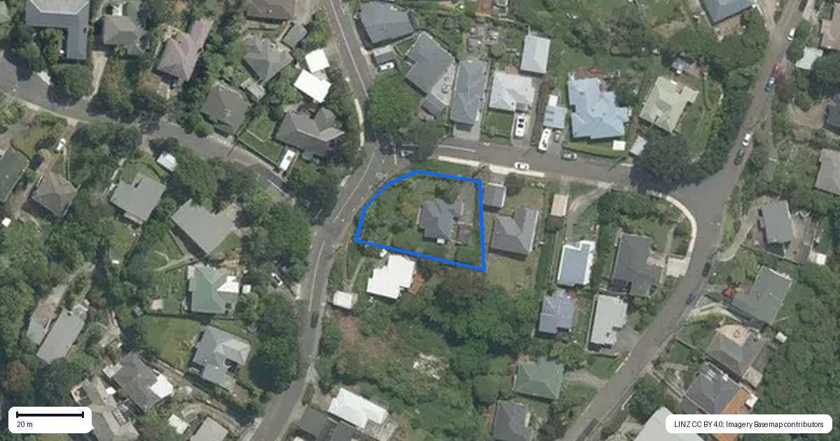 Property context map for 7 Kiwi Crescent, Tawa, Wellington