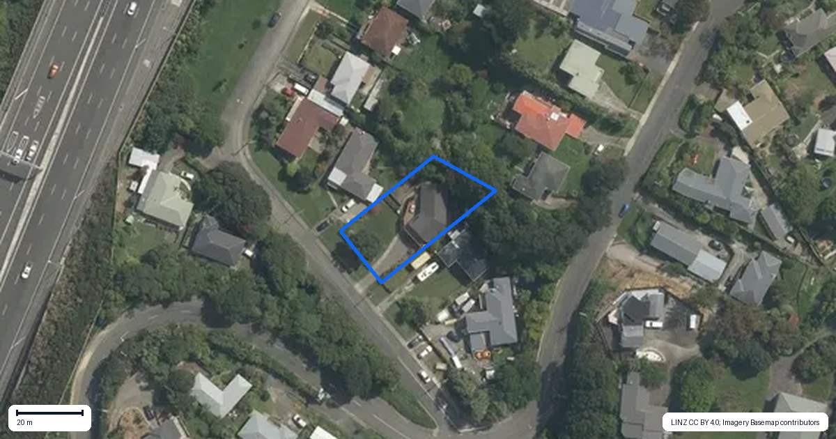 Property context map for 24 Mahoe Street, Tawa, Wellington