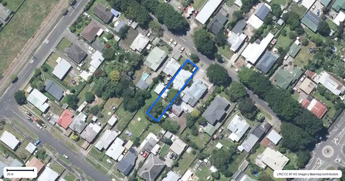 Property context map for 35 Halswell Street, Whanganui