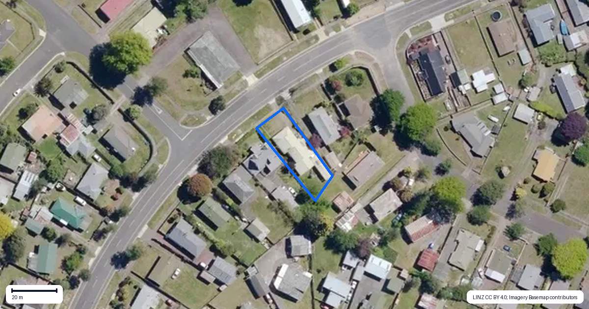 Property context map for 114 Te Rangitautahanga Road, Turangi