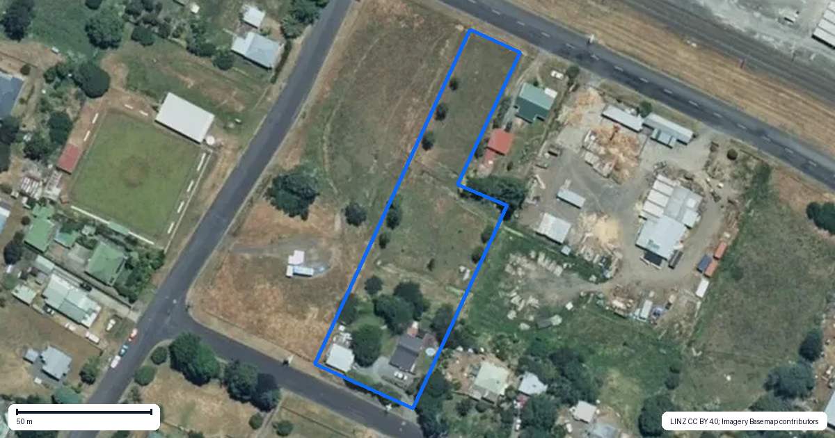 Property context map for 35 Waikura Terrace, Manunui, Taumarunui