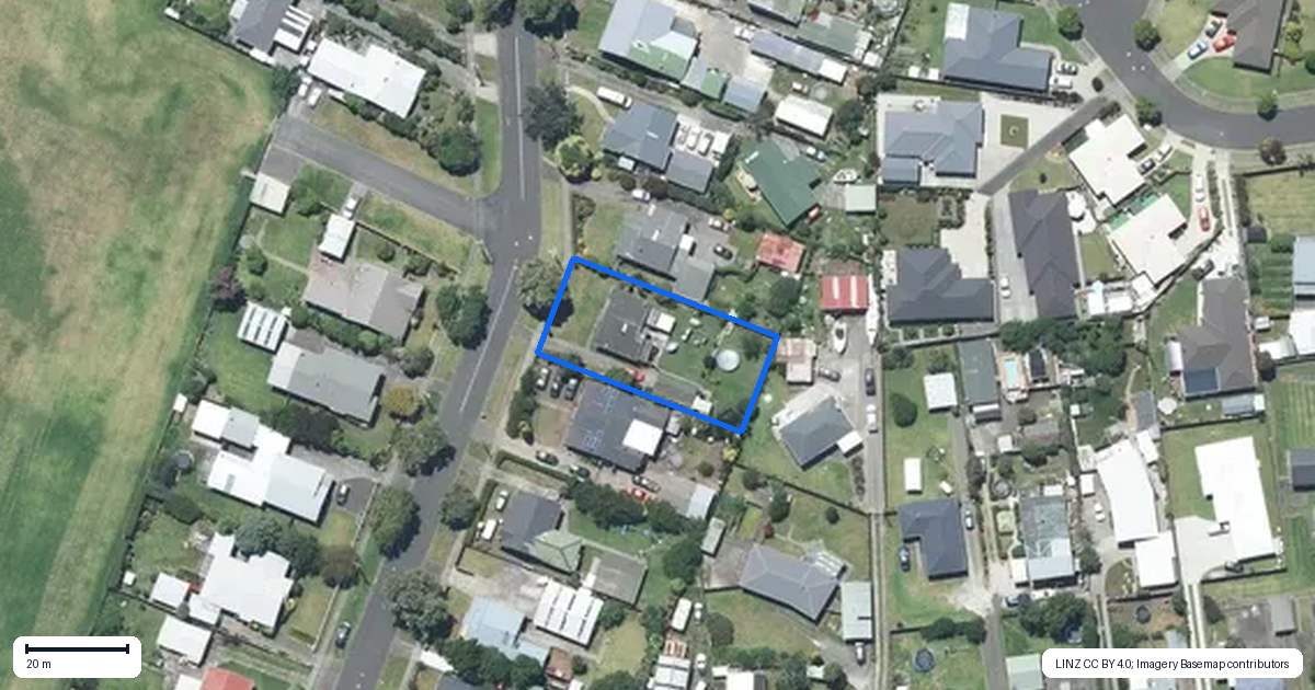 Property context map for 14 Moore Avenue, Tawhero, Whanganui