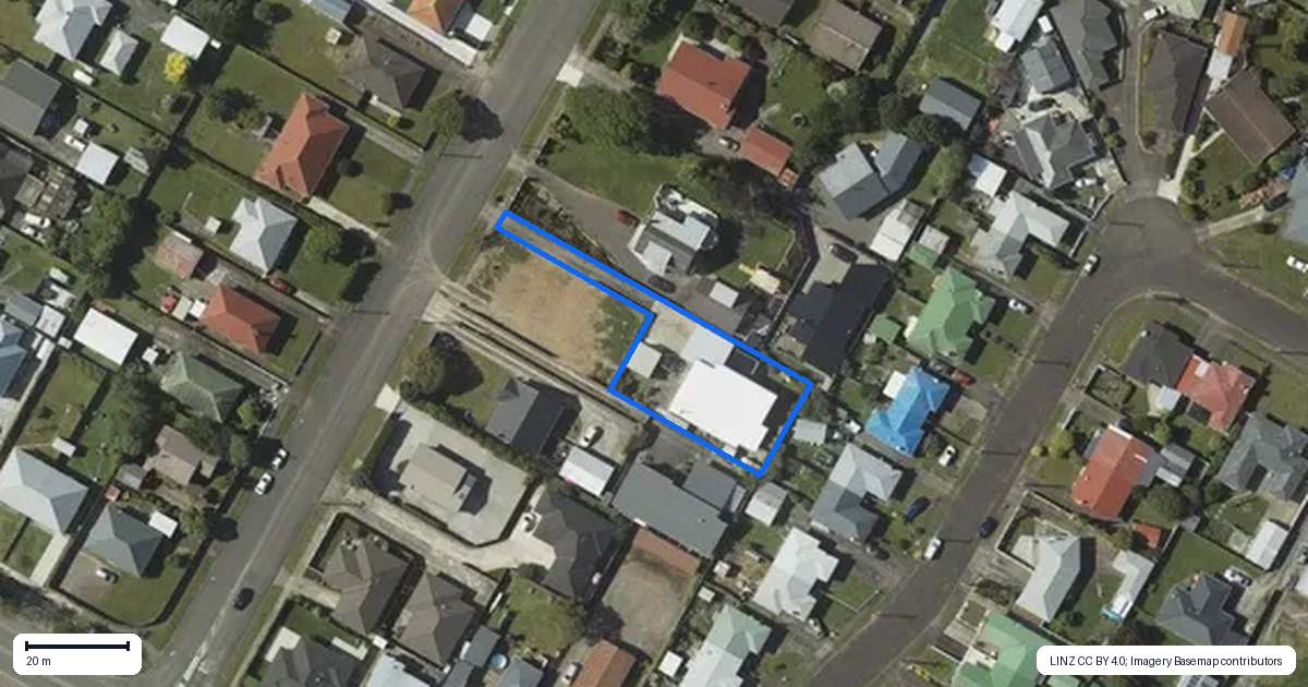 Property context map for 8A Queenwood Road, Levin