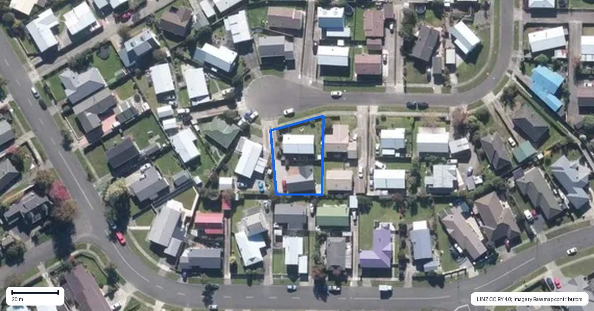 Property context map for 33 Tiller Close, Kelvin Grove, Palmerston North
