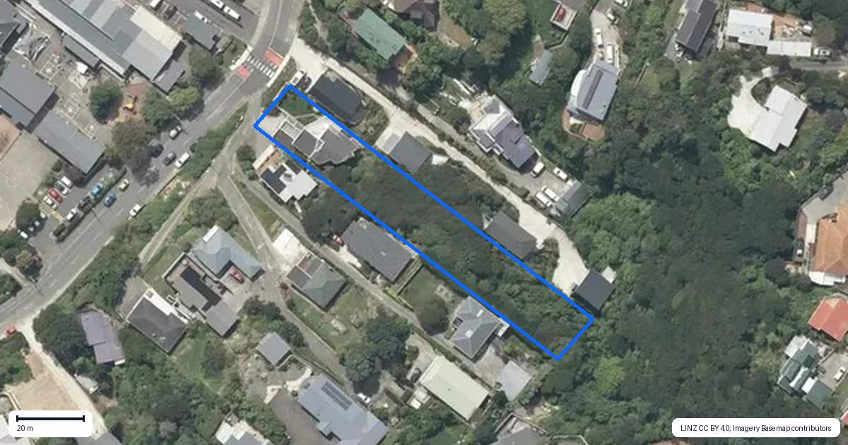 Property context map for 32 Paremata Crescent, Paremata, Porirua