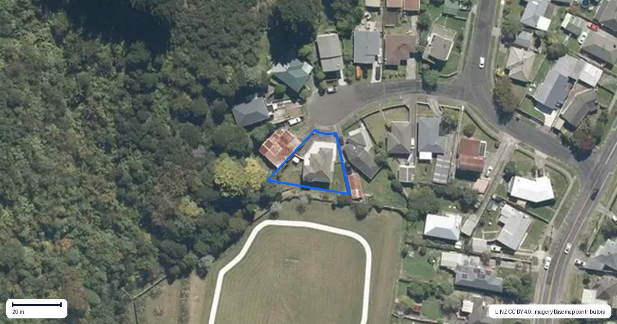 Property context map for 7 Harlow Grove, Wainuiomata, Lower Hutt