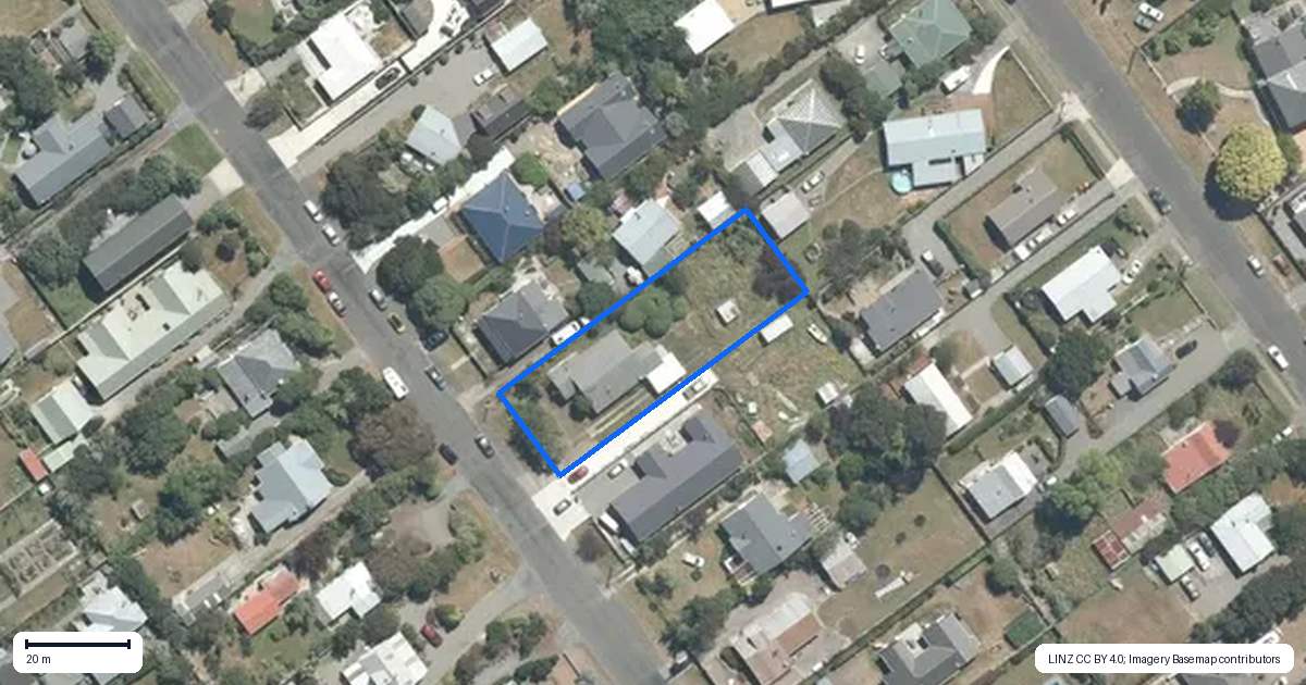 Property context map for 13 Daniel Street, Martinborough