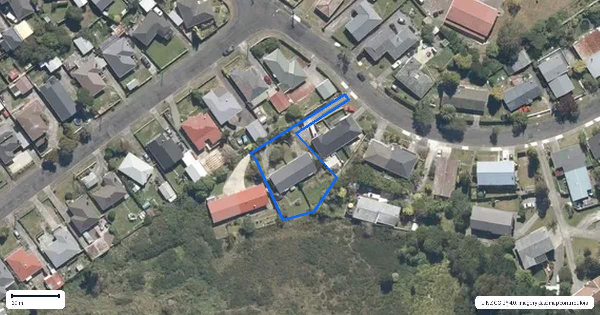 Property context map for 71 Holland Street, Wainuiomata, Lower Hutt