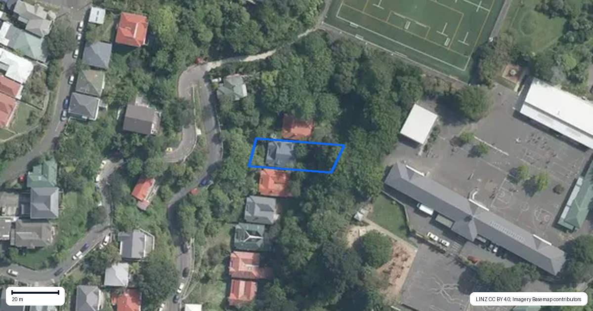 Property context map for 42 Devon Street, Aro Valley, Wellington