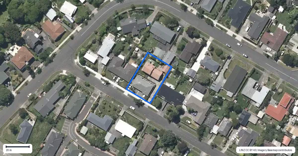 Property context map for 50 Andrew Street, Waikanae