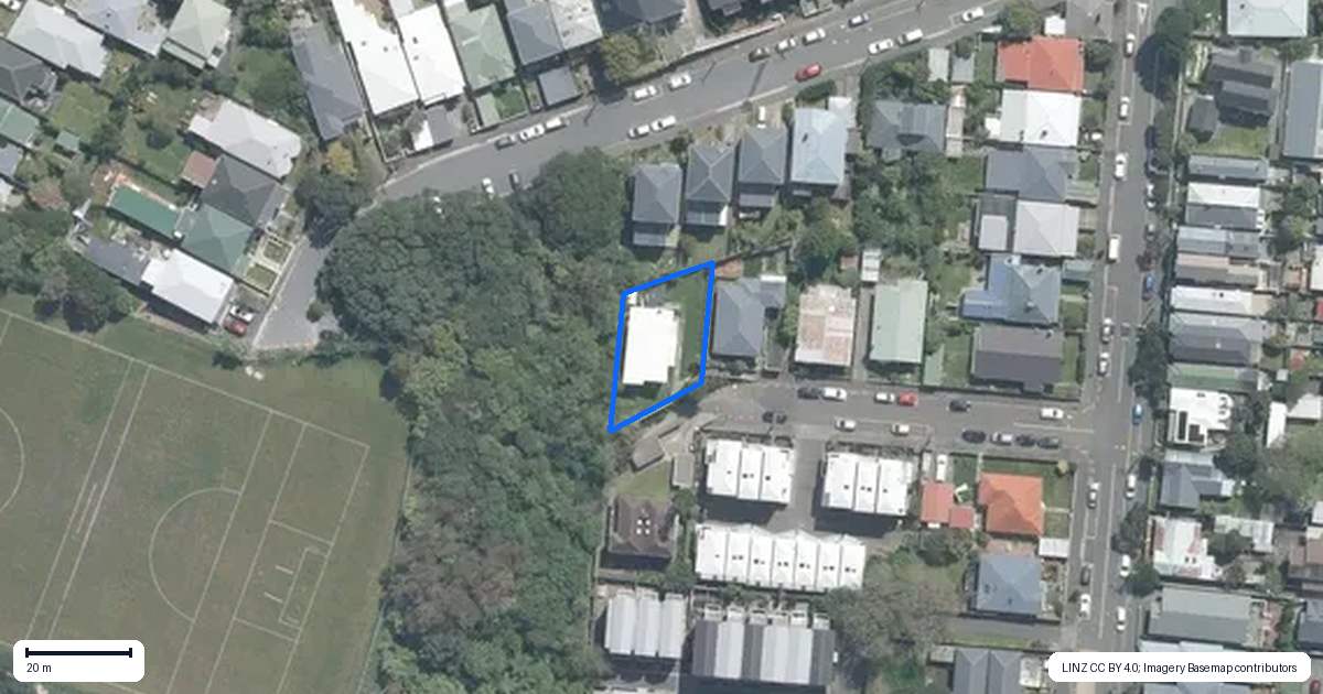 Property context map for 8 Papawai Terrace, Mount Cook, Wellington
