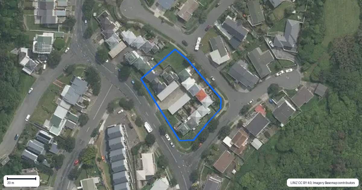 Property context map for 116 Akaroa Drive, Maupuia, Wellington