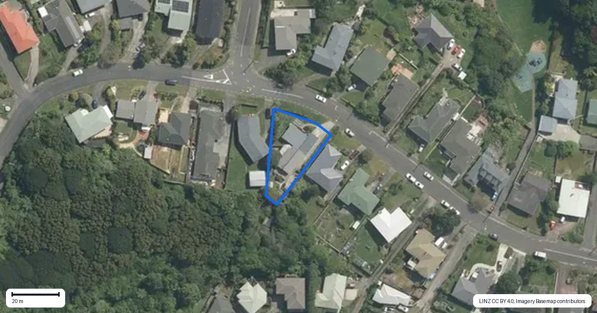 Property context map for 71 Larsen Crescent, Tawa, Wellington