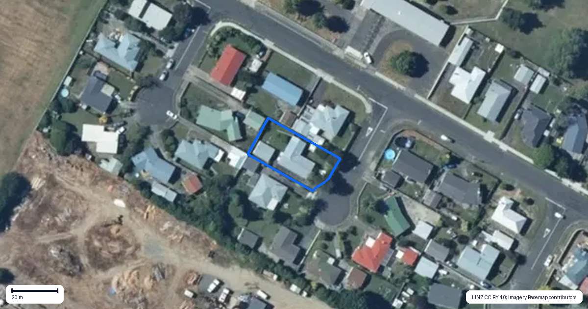 Property context map for 2 Rodney Street, Levin