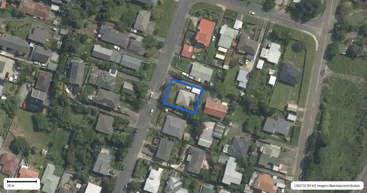 Property context map for 28 Coates Street, Tawa, Wellington