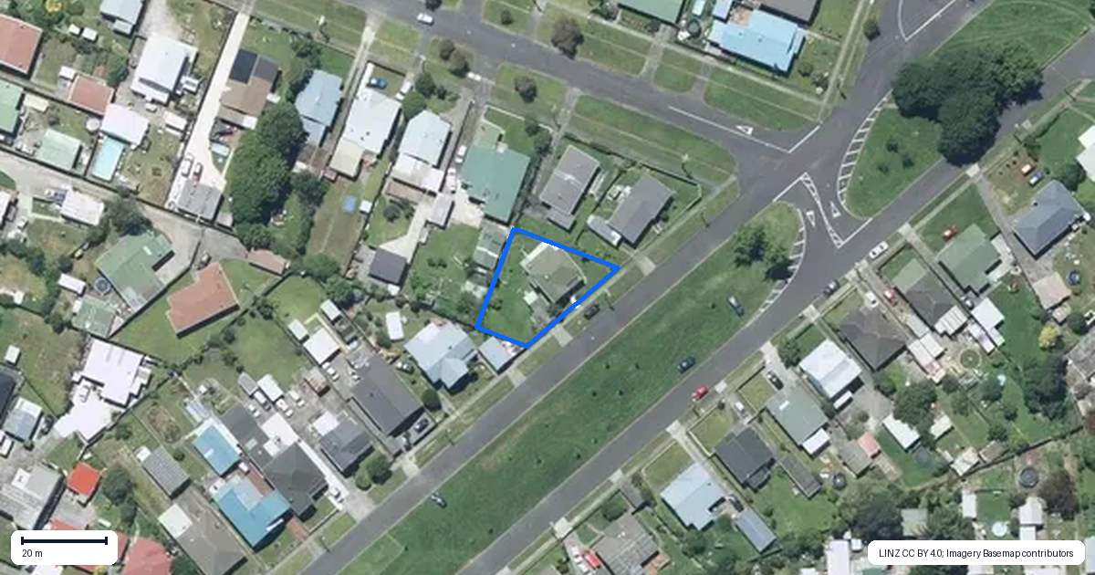 Property context map for 15 Burton Avenue, Whanganui East, Whanganui