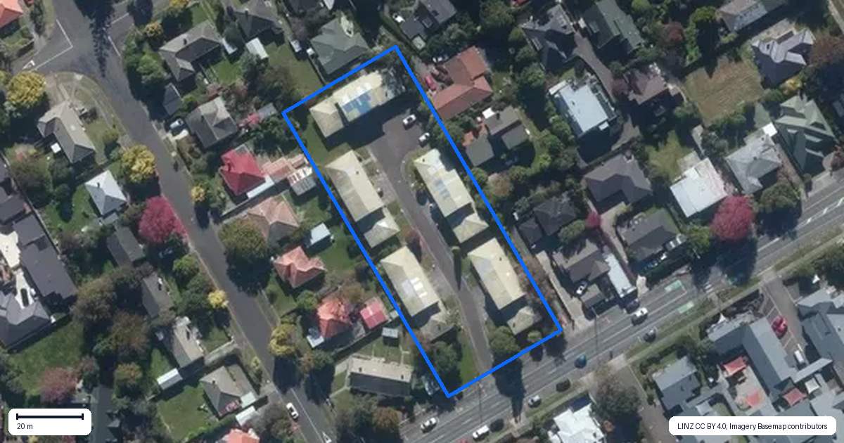 Property context map for 2 Te Awe Awe Court, Hokowhitu, Palmerston North