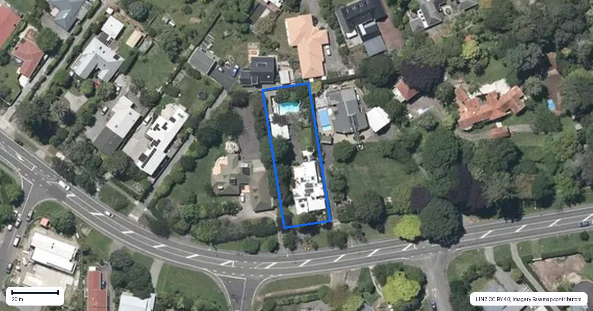 Property context map for 417 Te Moana Road, Waikanae