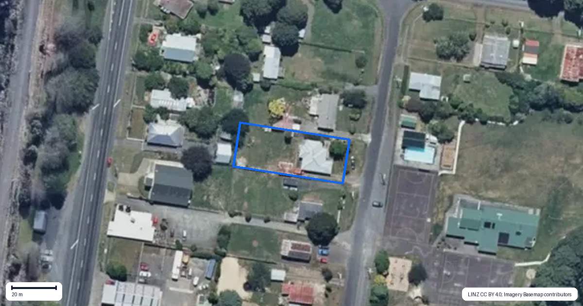 Property context map for 8 Ohorere Street, Owhango