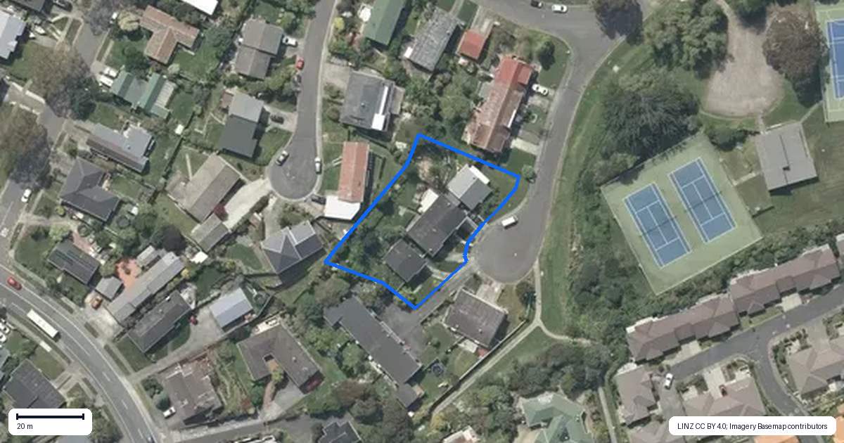 Property context map for 7 Halyard Place, Whitby, Porirua