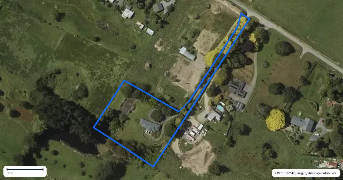 Property context map for 23 Lindsay Road, Levin