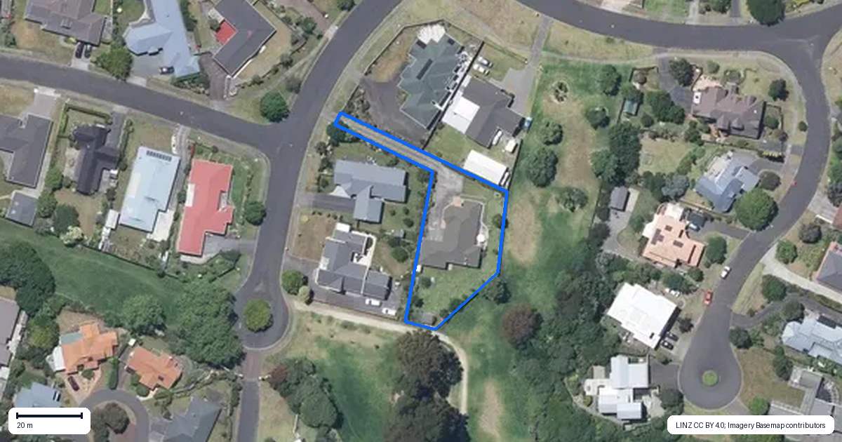 Property context map for 13 Norfolk Drive, Otamatea, Whanganui