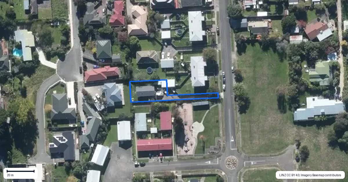 Property context map for 9 Crewe Crescent, Hokowhitu, Palmerston North