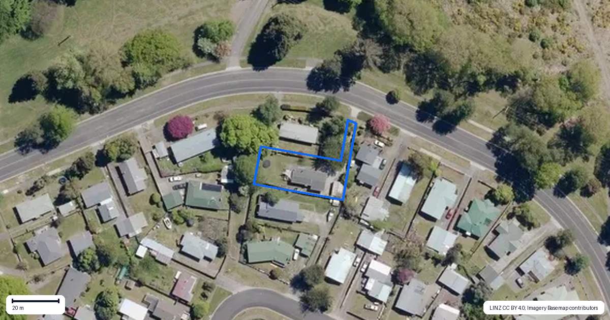 Property context map for 162 Te Rangitautahanga Road, Turangi