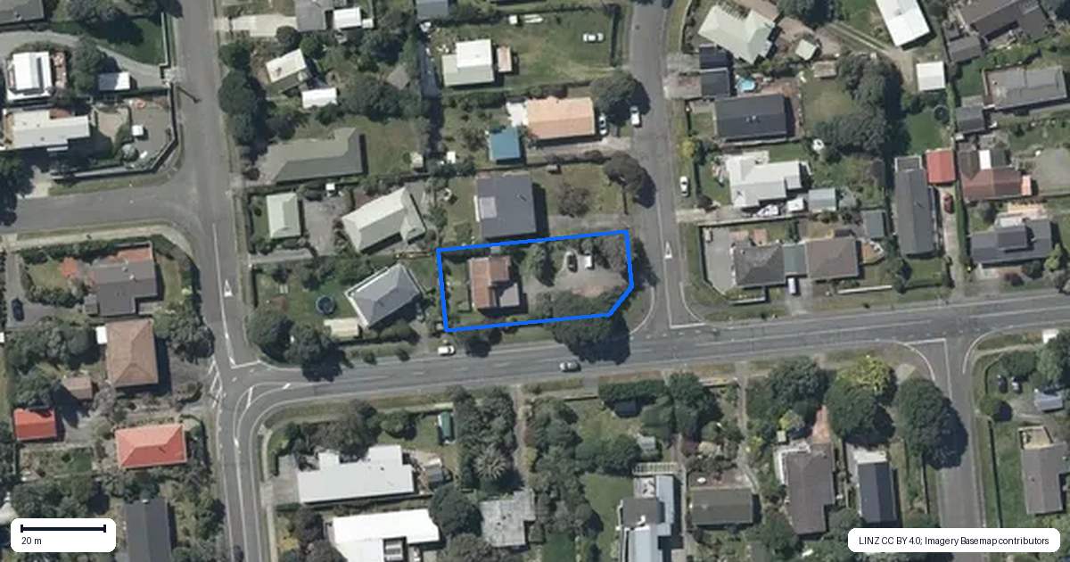 Property context map for 1 Goldie Place, Waikanae Beach, Waikanae