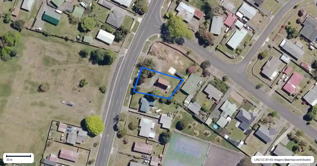 Property context map for 207 Te Rangitautahanga Road, Turangi