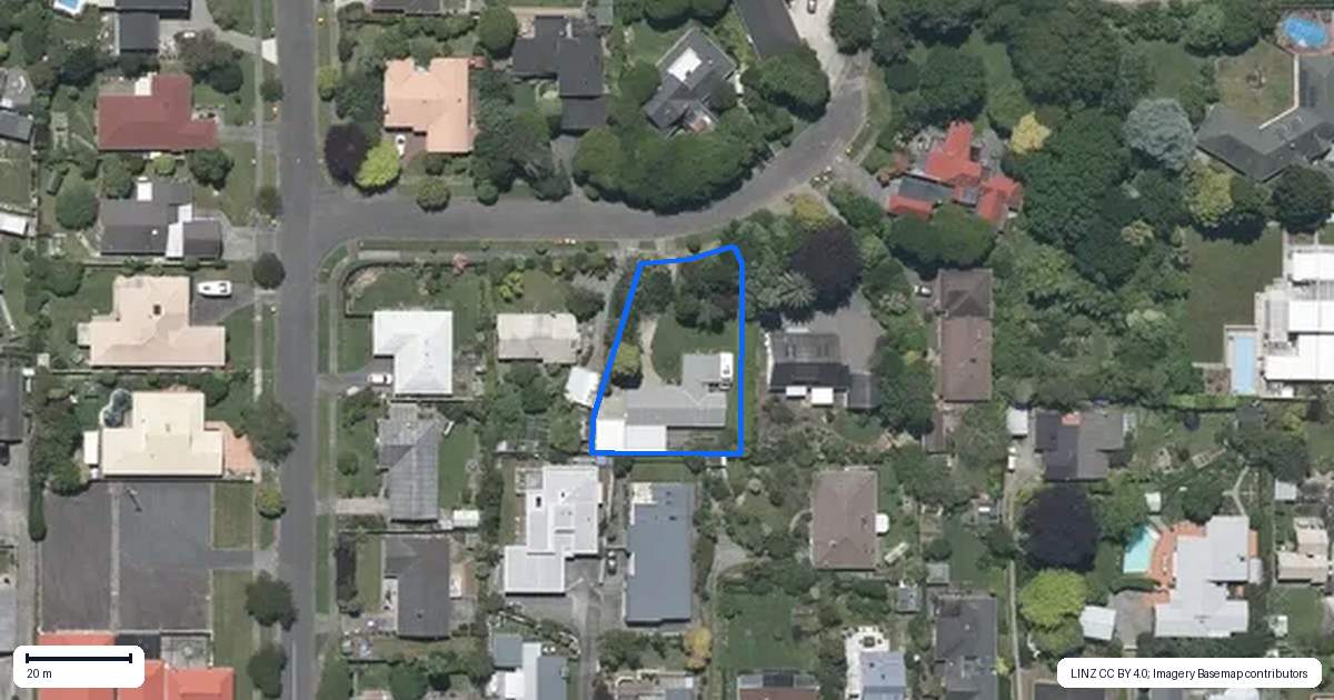 Property context map for 6 York Avenue, Waikanae