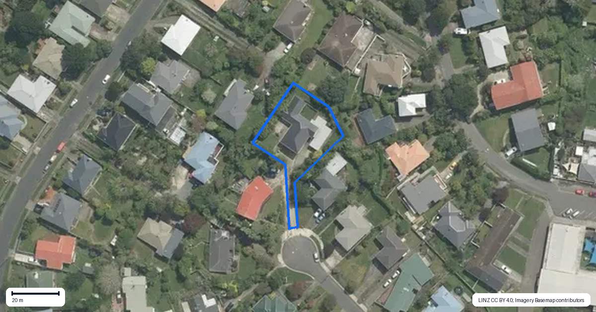 Property context map for 14 Magdalen Street, Tawa, Wellington