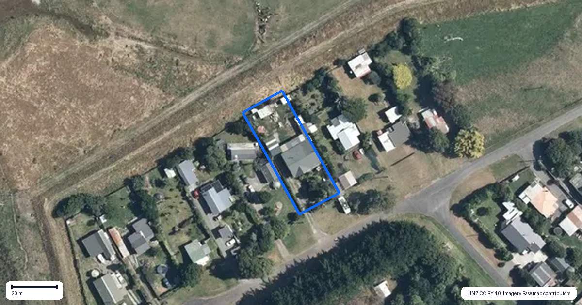 Property context map for 11 Anga Street, Tangimoana