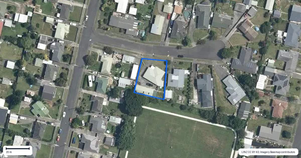 Property context map for 2 Ashdown Crescent, Feilding