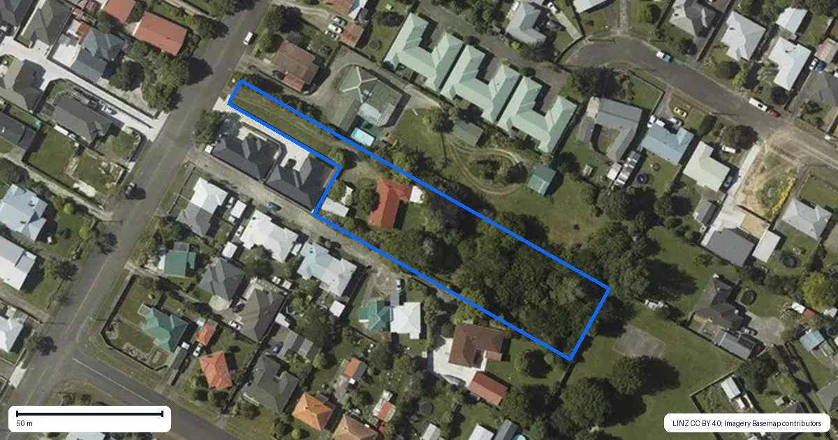 Property context map for 38 Queenwood Road, Levin