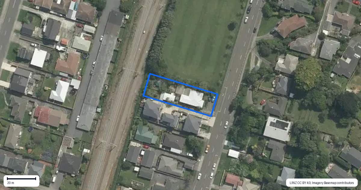 Property context map for 25 Hinau Street, Tawa, Wellington